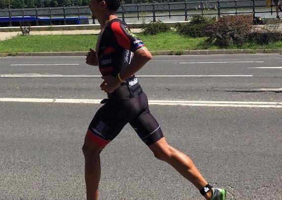 Ivan Raña nella corsa podistica Ironman 70.3 Budapest