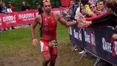 Rubén Ruzafa entrando en meta en XTERRA Francia