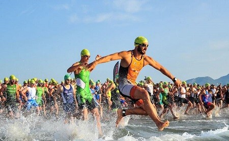 salida de natación en el Triatlon Series santander