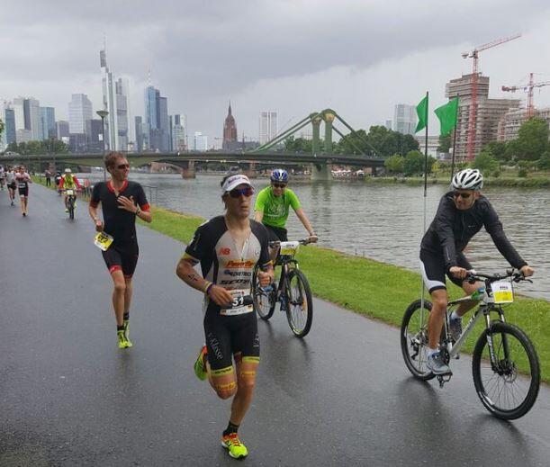 Sebastian Kienle corriendo en el Ironman Frankfurt