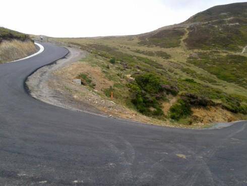 Cuitu Negru Mountain Pass