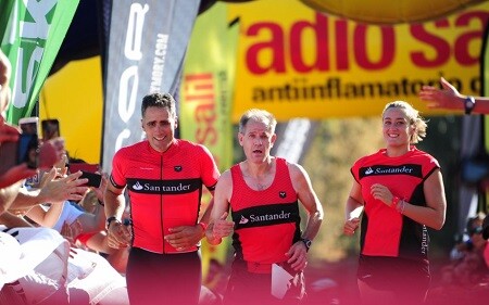 Triathlon-Debüt von Mireia Belmonte, Miguel Induráin und Abel Antón