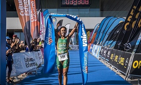 Joselyn Brea Gewinner des Valencia Triathlon
