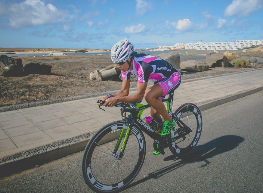 Saleta Castro treinando ciclismo no Club la Santa