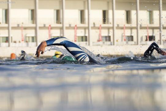 Fordern Sie Lissabon-Schwimmen heraus