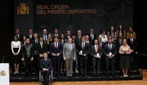 Mario Mola und Jairo Ruiz wurden mit Medaillen des Royal Order of Sports Merit ausgezeichnet