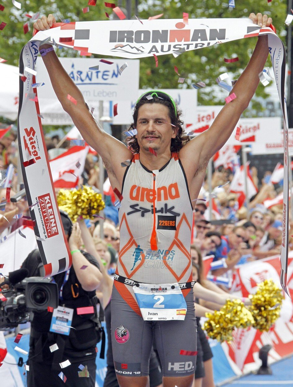 Iván Raña winning at the ironman Klagenfurt