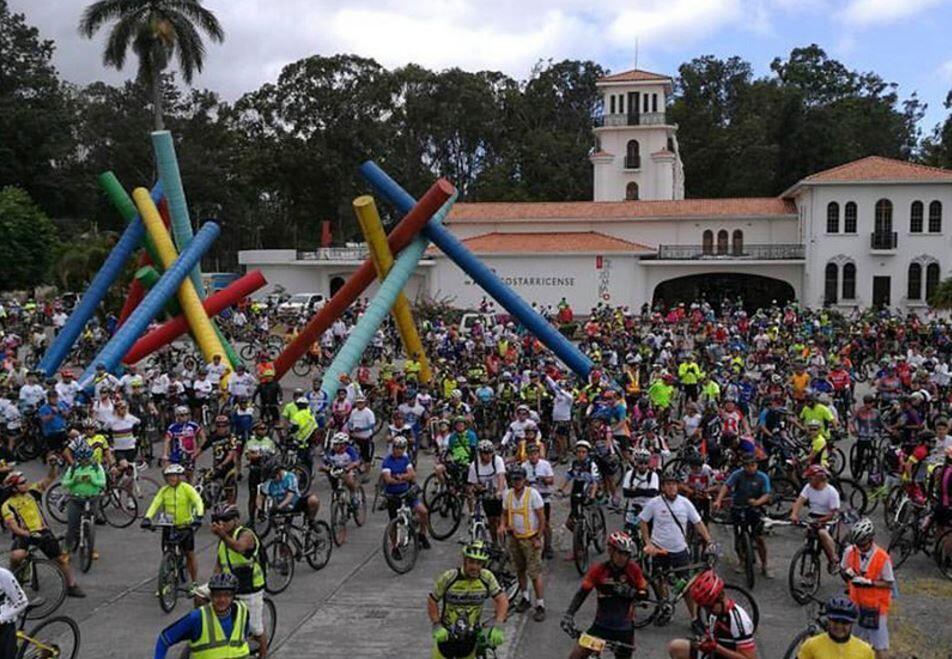 Concentración ciclista en Costa Rica