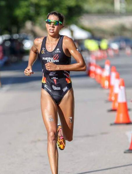 Paula compitiendo en duatlón