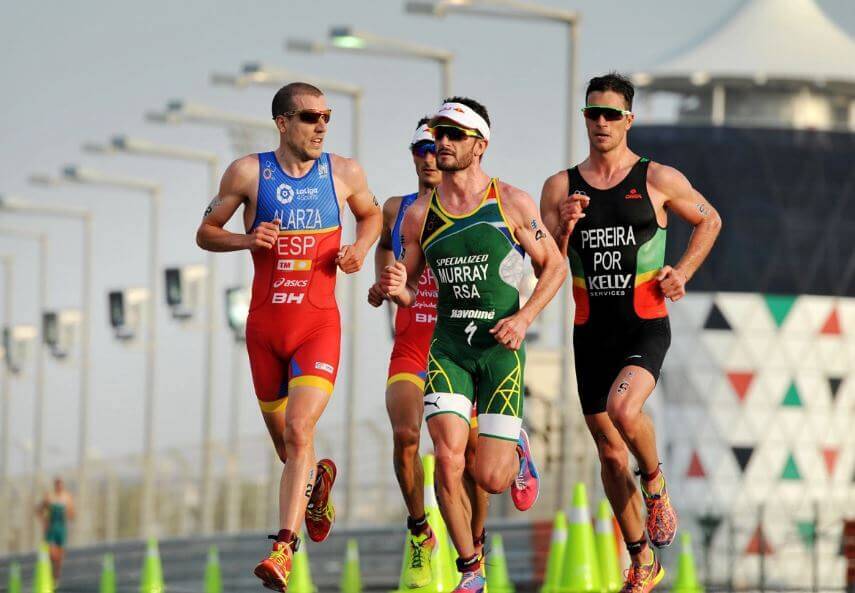 Fernando Alarza e Mario Mola na corrida a pé em Abu Dhabi