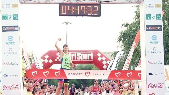 David Orozco y Maria Pujol ganan el Half-Triatlón de Sevilla