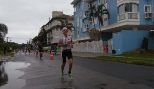 Gurutze Frades quatrième à l'Ironman Brésil obtient sa passe à Hawaii.