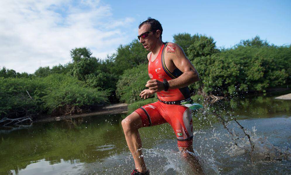 Rubén Ruzafa in gara nell'Xterra Renion