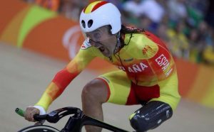 El ciclista paralímpico Juanjo Méndez herido tras ser atropellado durante un entrenamiento