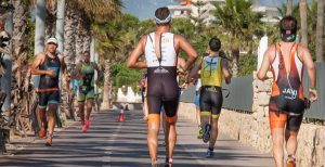 Jaume Leiva and Nuria Florencio take the victory in a Triathlon of Cambrils full of public.