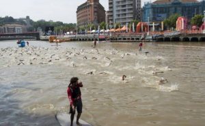 The estuary of Bilbao is not suitable for bathing.
