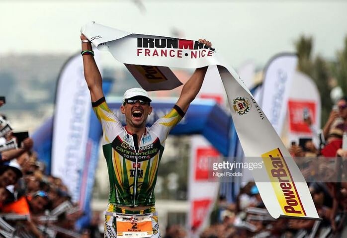 Victor del Corral ganando Ironman Niza