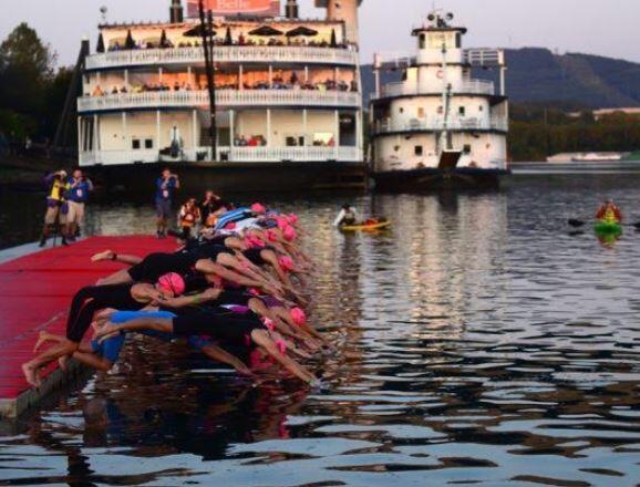 Swimming start MUndo Ironman Championship 70.3