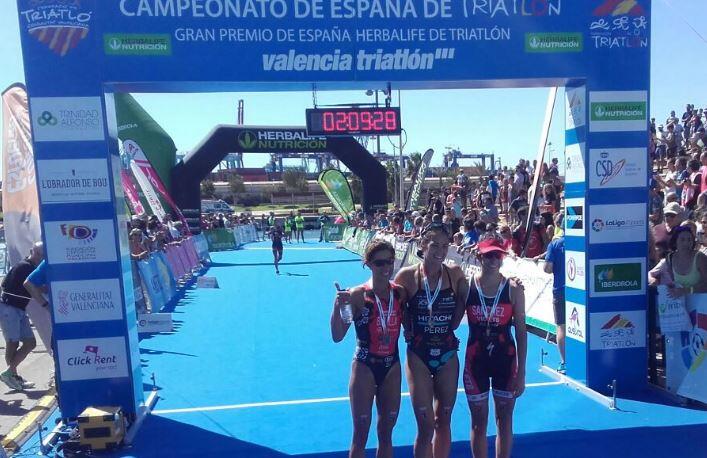 Podium femenino Campeonato España triatlón 2017