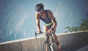 Do you want to compete like in the 80? Triathlon Sierra Nevada offers you a Vintange Triathlon