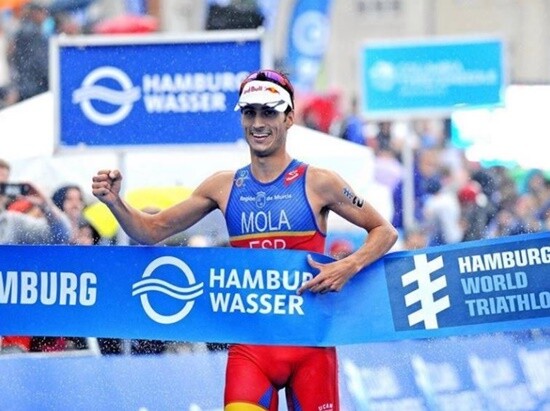 Mario Mola winning in Hamburg