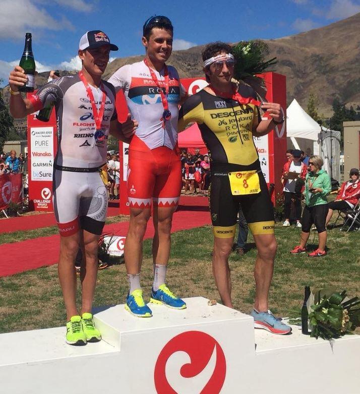 Javier Gómez Noya en el Podium de Challenge Wanaka