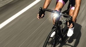Savez-vous quelle est la réglementation pour l'utilisation des lumières sur le vélo?
