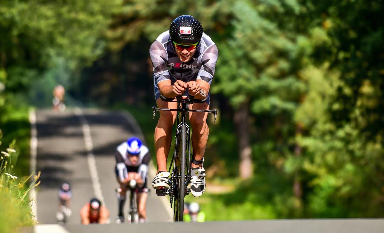 Victor Arroyo beim Radfahren Vitoria Triathlon