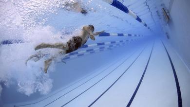 como dar la patada en la natación