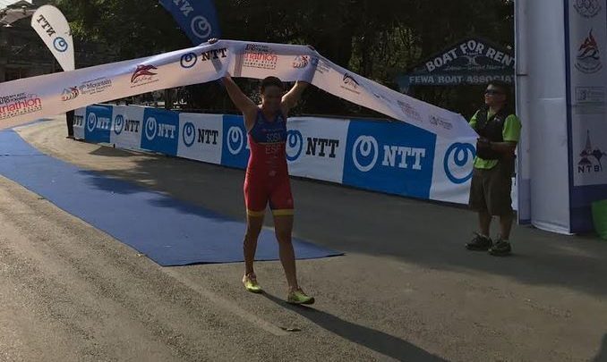 Victoria de Isora Sosa dans la Coupe d'Asie du Népal avec dédicace pour Carolina Routier