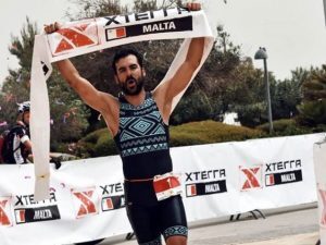 Roger Serrano wins the Xterra Cyprus and Víctor del Corral finishes third