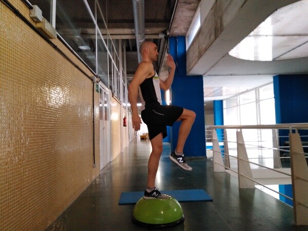 Entraînement fonctionnel Planche latérale avec extension de flexion 2