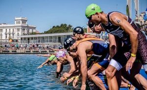 Conseils pour améliorer la sortie dans un triathlon comme le triathlon méditerranéen