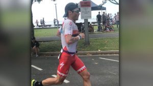 Javier Gómez Noya segundo bajando de 8 horas y Gurtuze Frades cuarta en el Ironman de Cairns