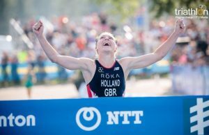 Vicky Holland wins the Edmonton World Series in a recital of the British national team