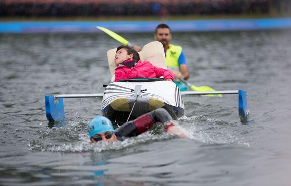 Héctor LLanos in swimming with Uxue