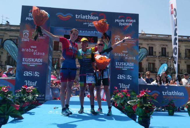 Podium femenino Half VItoria Triathlon 2018