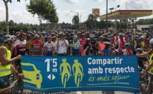 2.500 ciclistas piden respeto para los más débiles y un cambio en la legislación