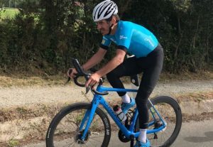 The cyclist Mikel Azparren manages to break the record of the French Way in less than 24 hours