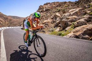 Víctor del Corral and Judith Corachán lead the Alpine Triarmada in the legendary Embrunman