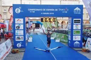 Roberto Sánchez Mantecón e Xisca Tous novos campeões espanhóis de triatlo