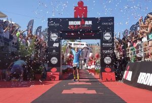 Fernando Alarza estrena patrocinio oficial de Bkool con victoria en el IronMan 70.3 Cascais