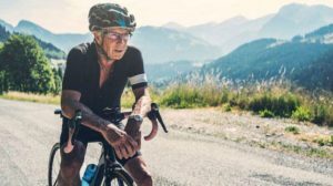 Ein Radfahrer der 90-Jahre, der durch Doping sanktioniert wurde