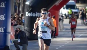 Javier Gómez Noya courra le semi-marathon de Madrid