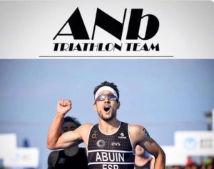 Uxío Abuín firma per la squadra di triathlon ANb