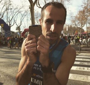 Emilio Martín ist beim Halbmarathon von Barcelona vom 1: 06 heruntergekommen