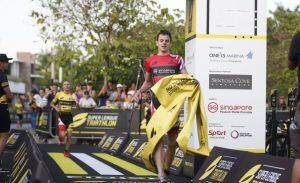 Jonathan Brownlee et Katie Zaferes prennent l'étape 1º de la finale de la Super League Triathlon