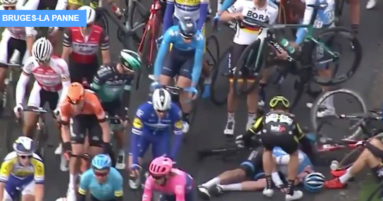 (Video) The sportsmanship of a cyclist after a multiple fall