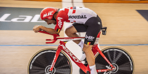 Victor Campenaerts beats the hour record exceeding the 55 km