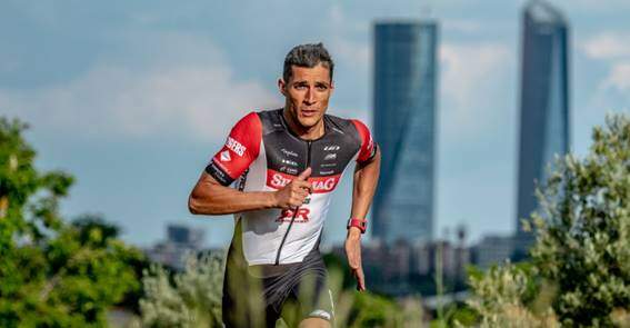 Iván Álvarez training